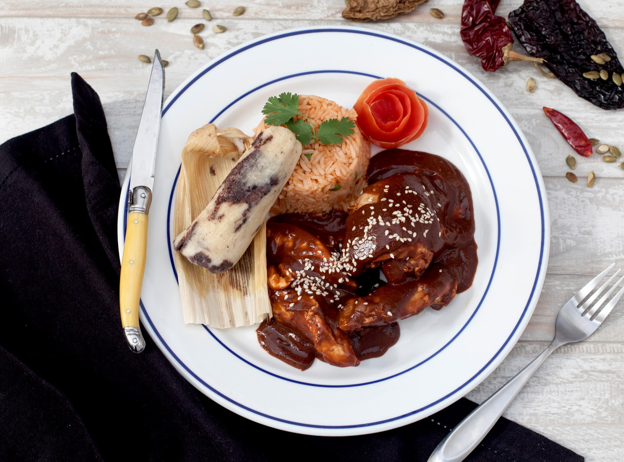 Pollo con Mole Boxed Lunch by Chef Frankie Morales - Cocina MX32